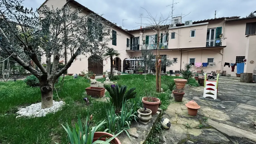 Garden - Historic Villa with Garden in Florence