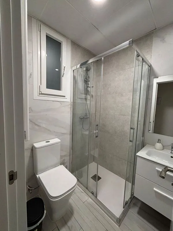 Salles de bain - Furnished Flat with Air Conditioning in Salamanca