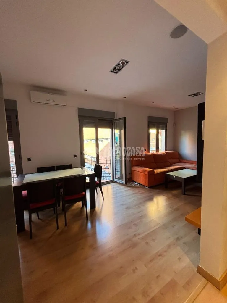 Salle à manger - Reformed Flat with Balcony Views in Salamanca