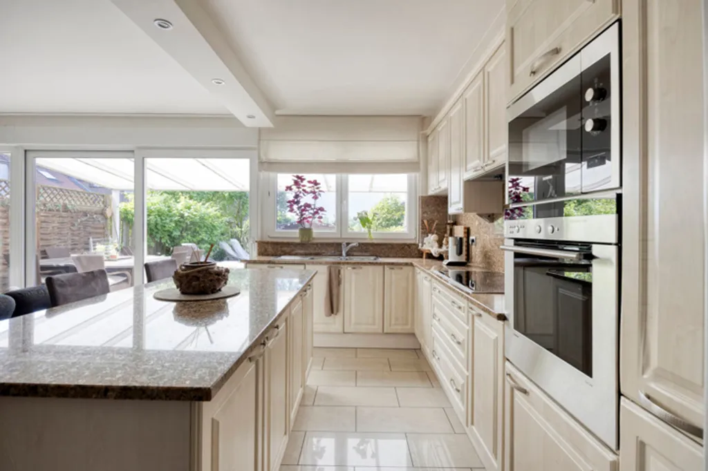 Cucina - Duplex with Garden and Garage in Central Location