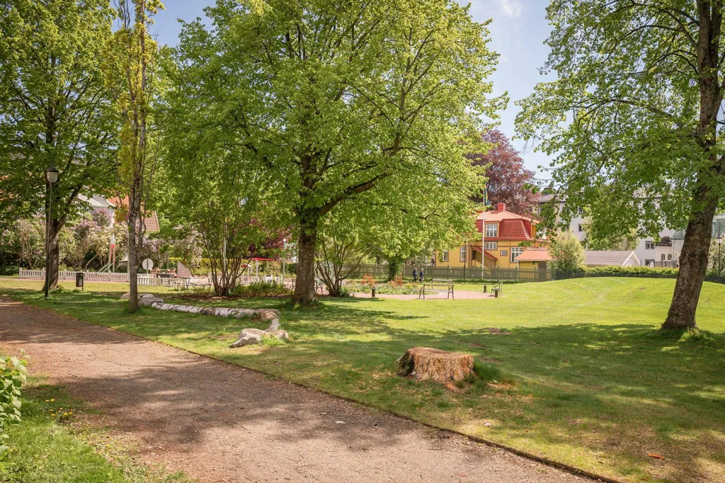 Jardin - Characterful Villa with Pool in Klara, Karlstad