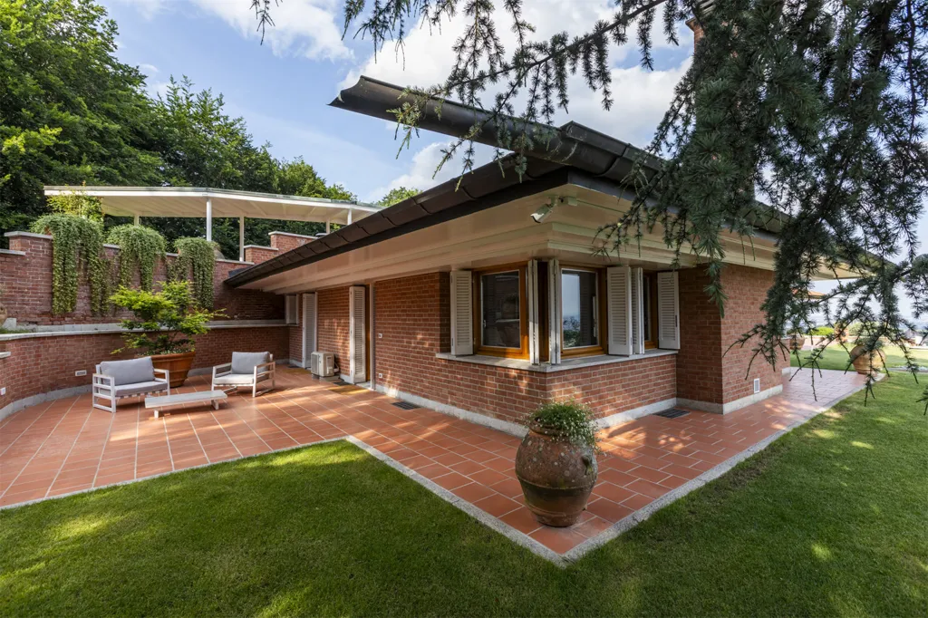 Terrace - Luxury Villa with Panoramic Views in Turin