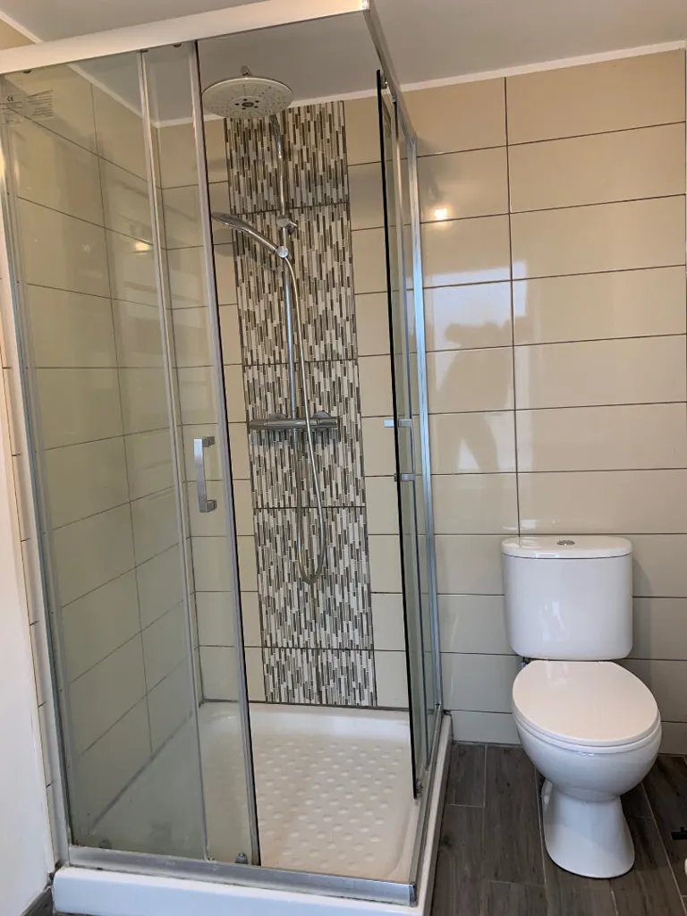 Salles de bain - Maison avec Jardin à Saint-Denis