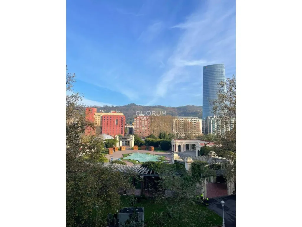 Señorial Flat with Park Views in Abando, Bilbao