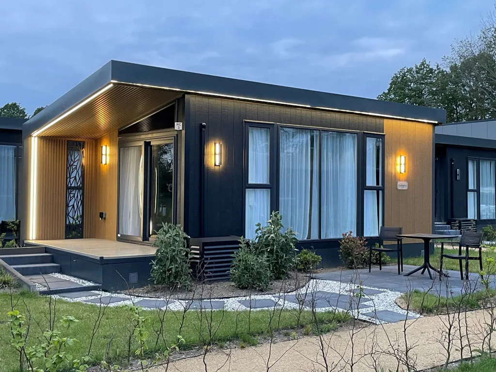 Extérieur - New Chalet with Waterfront Access in Scherpenisse