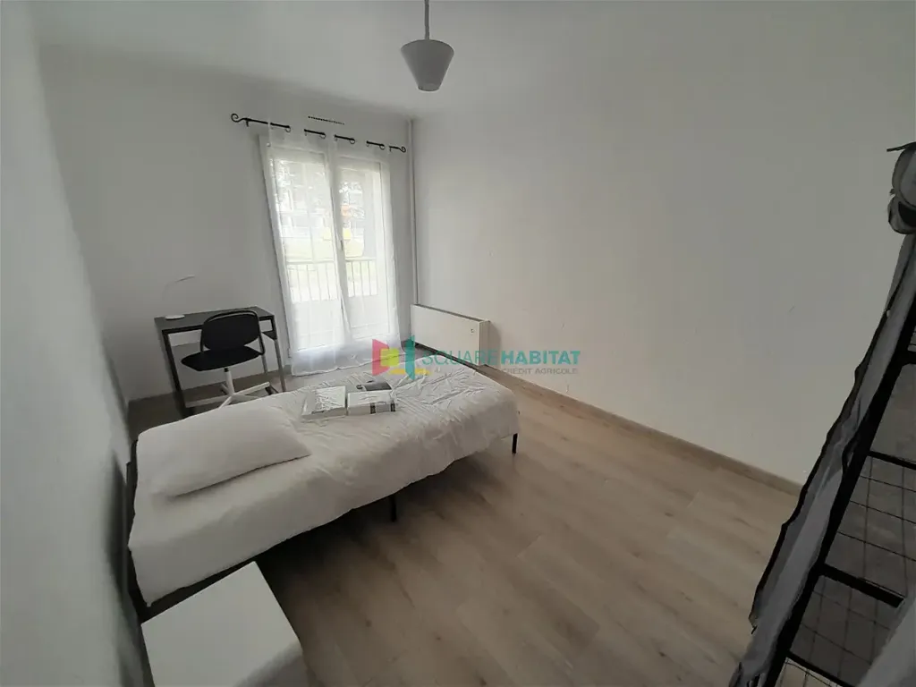 Chambres - Appartement Meublé 4 Pièces avec Balcon à Rennes Sud