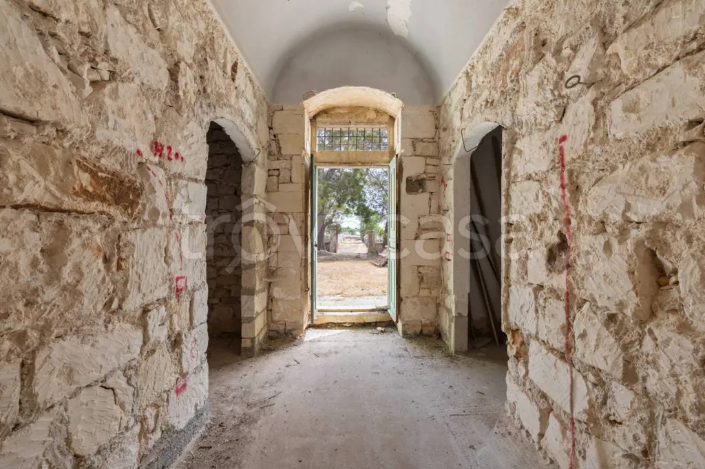 Entrée - Historic Tenement with Pool in Modica
