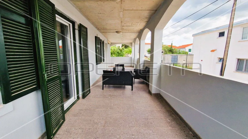 Balcon - House with Sea View and Pool in Kruševo