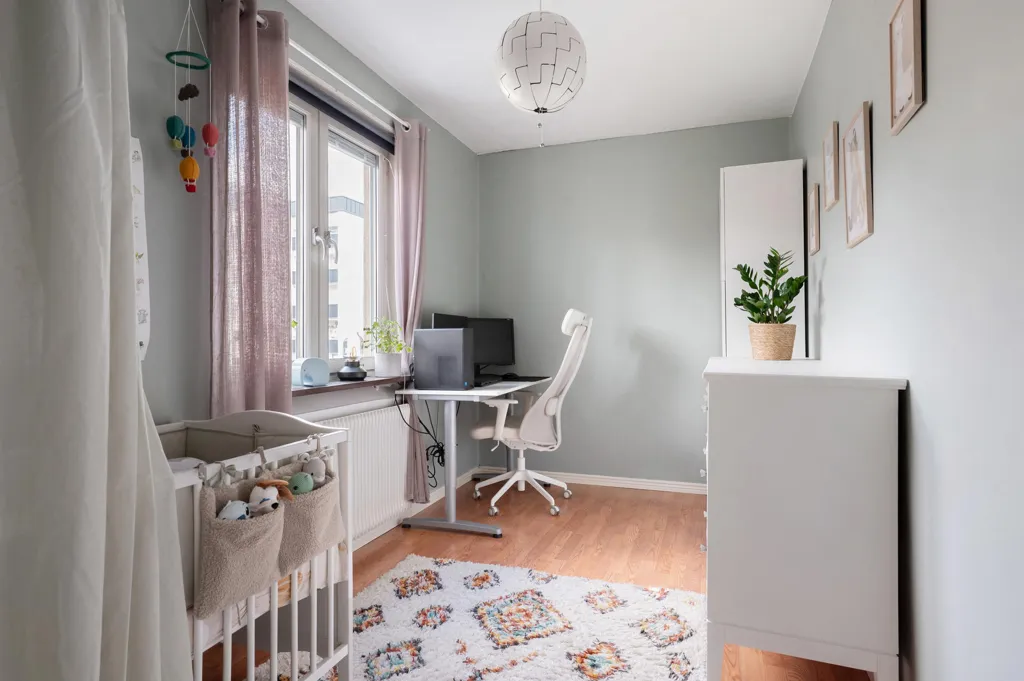 Bureau - Renovated Apartment with West-Facing Balcony in Brynäs
