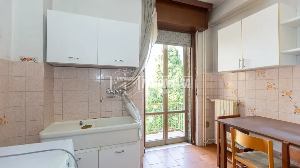 Köök - Spacious Trilocale with Terrace in Brescia