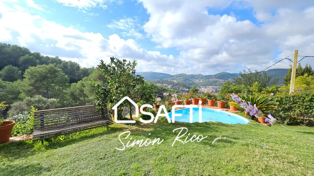 Piscine - Luxury Villa with Mountain Views in Cervelló