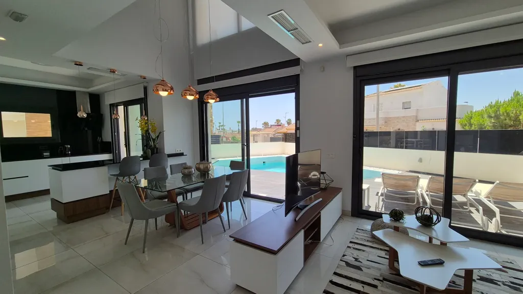 Elutuba - Luxury Villa with Pool in Torrevieja
