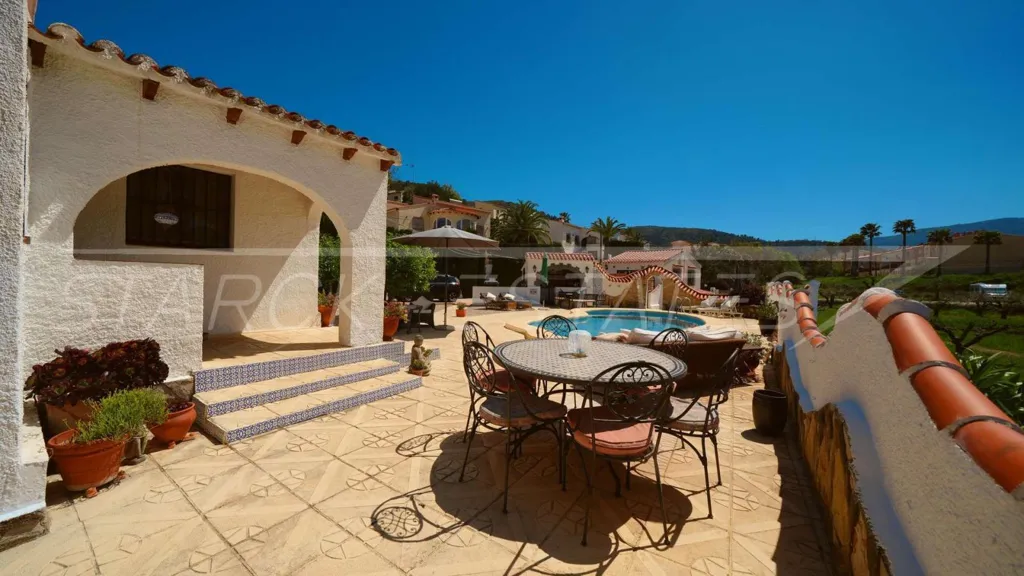 Terrass - Villa with Pool in Orba