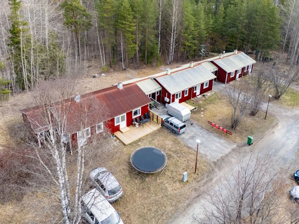 Vue aérienne - Fully Let Terraced House with Nature Near Ånge