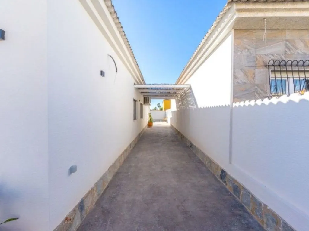 Esterno - Luxury Villa with Pool in El Chaparral, Torrevieja