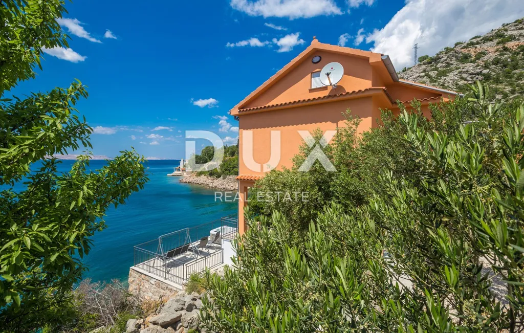 Aed - Two-Unit House with Sea View in Karlobag