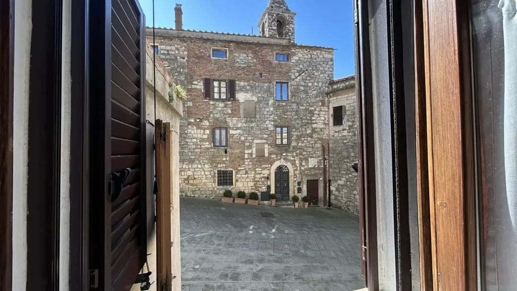 Rõdu - Tuscan-Style Apartment in Historic Centre, Rosignano Marittimo
