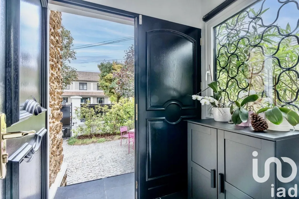 Entrée - Villa Luxueuse avec Jardin à Saint-Maur-des-Fossés