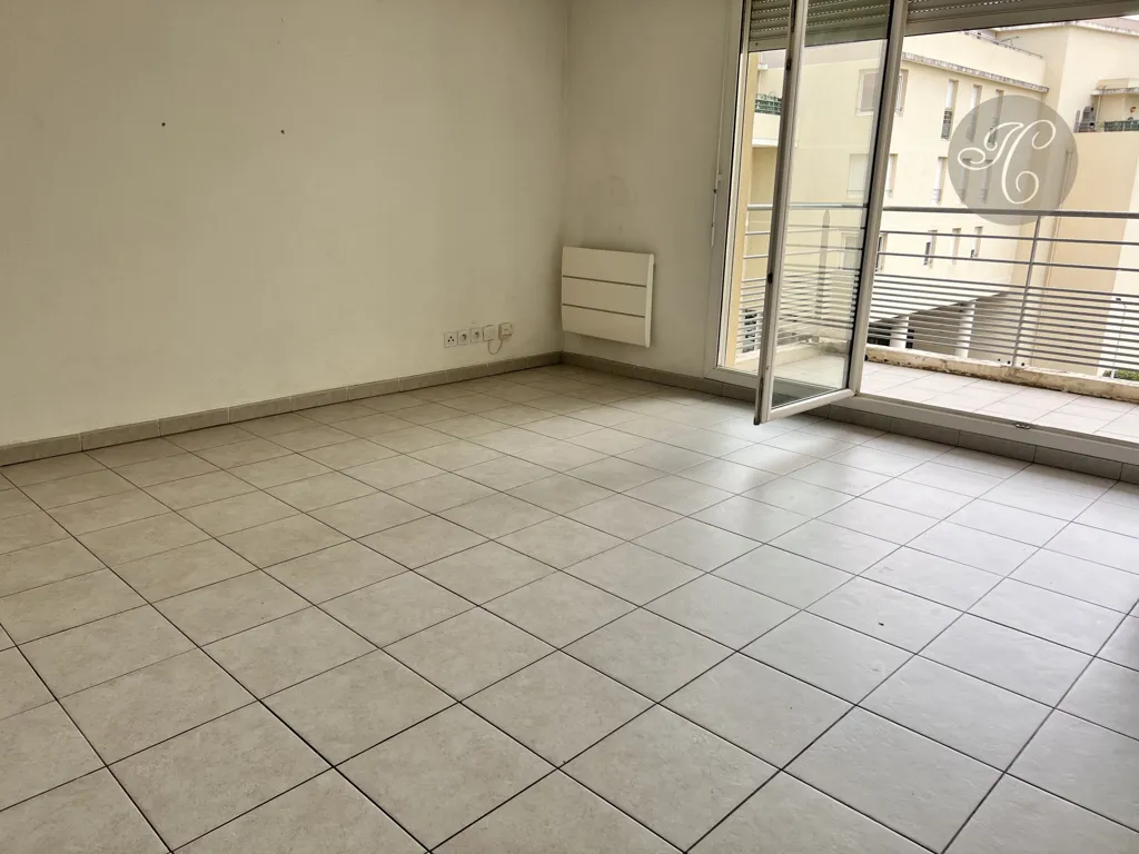 Stanze - Apartment with Terrace on Top Floor in Avignon