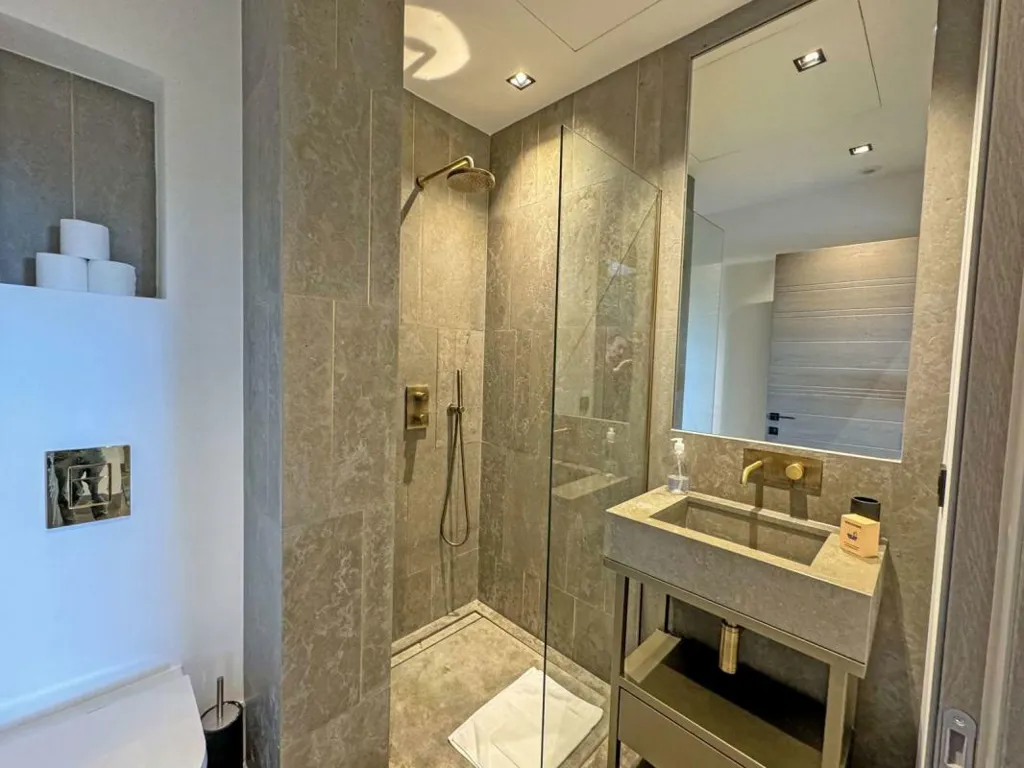 Bathrooms - 1950s Villa with Sea View in Cap d'Antibes