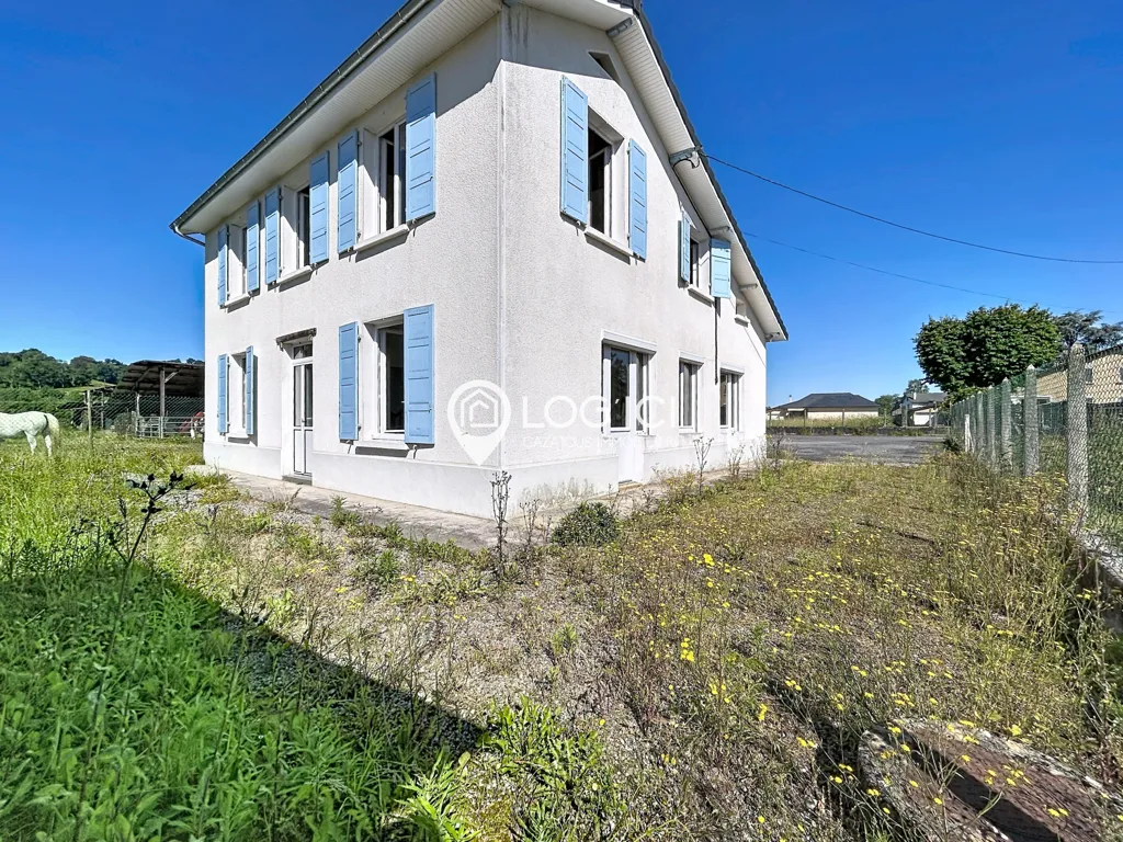 Extérieur - Maison T8 avec Grand Terrain à Lestelle-Bétharram