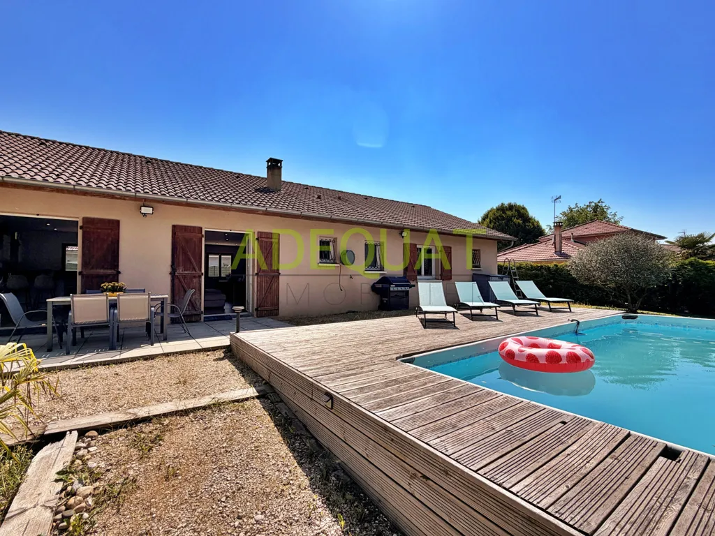 Piscine - Villa de Plain Pied avec Piscine à Cessieu Centre