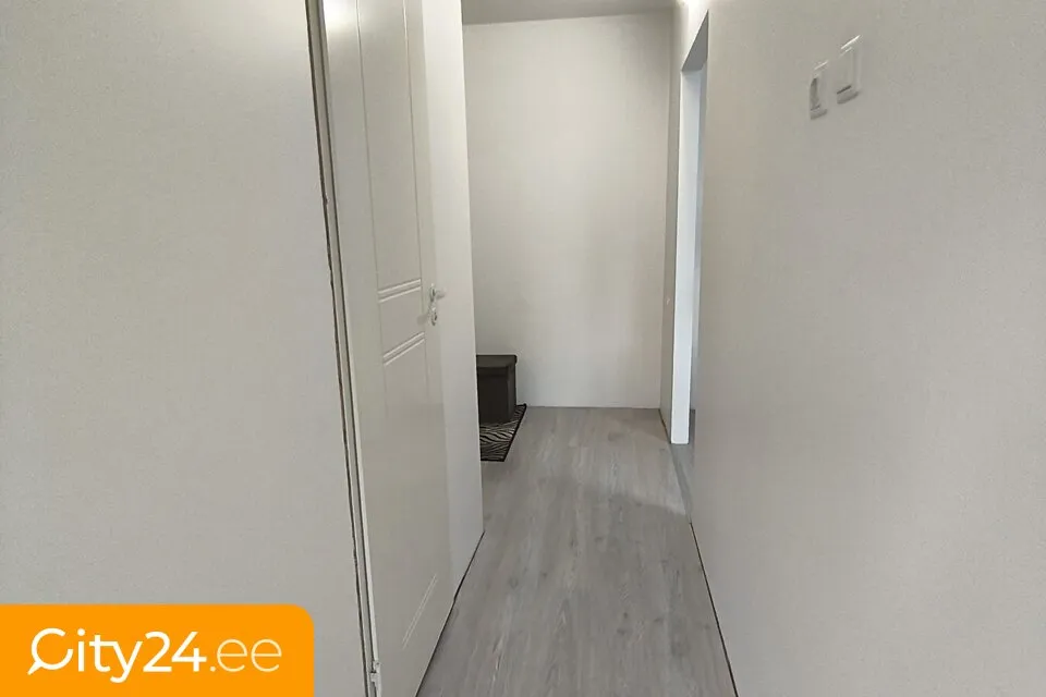 hallway_entrance