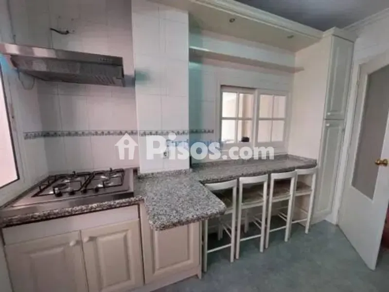 Köök - Spacious Flat with Terrace in Montequinto Centre