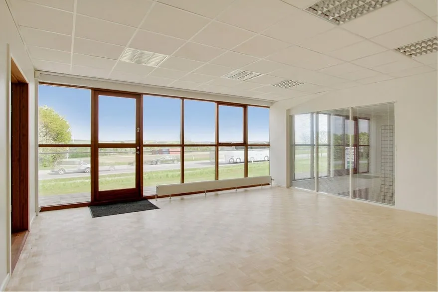 Toad - Office Space with Secure Parking in Svenstrup J