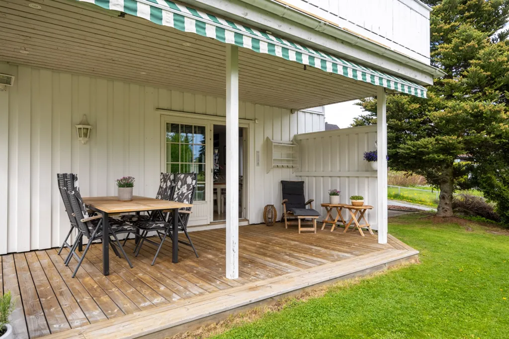Terrasse - Sunny Detached House with Terrace in Nadderud