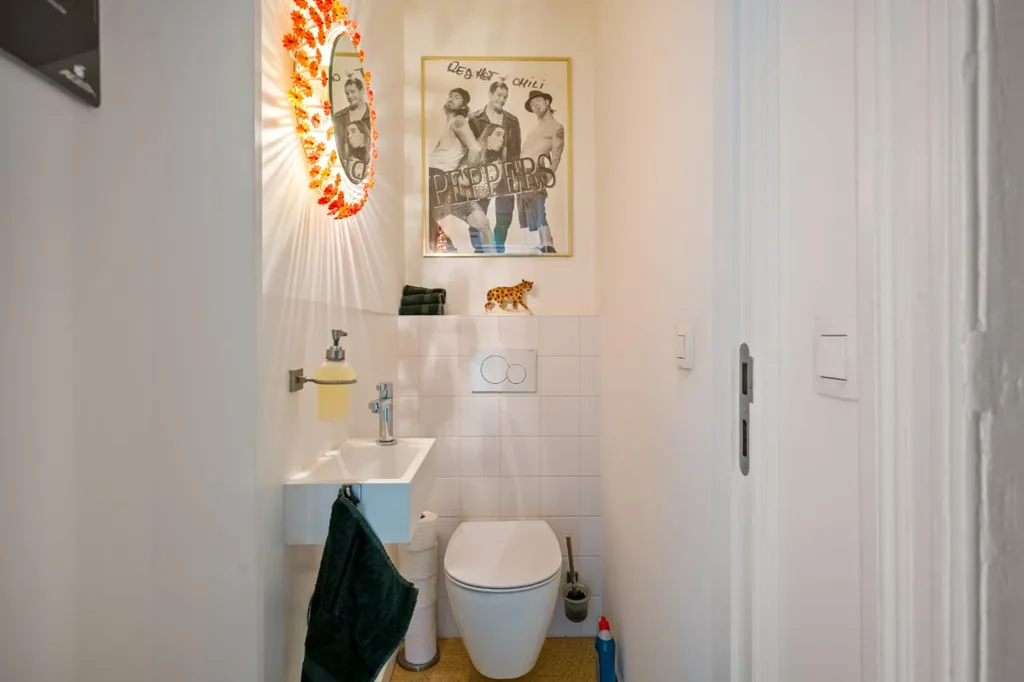 Salles de bain - Maison Rénovée avec Jardin à Ekeren