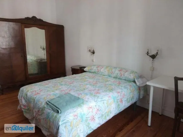 Magamistoad - Furnished Flat with Balcony in Gros