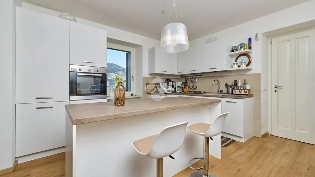 Cuisine - Luxury Villa with Lake View in Brenzone