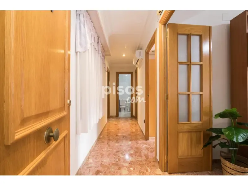 Esik - Modern Flat with Balcony in Carrús