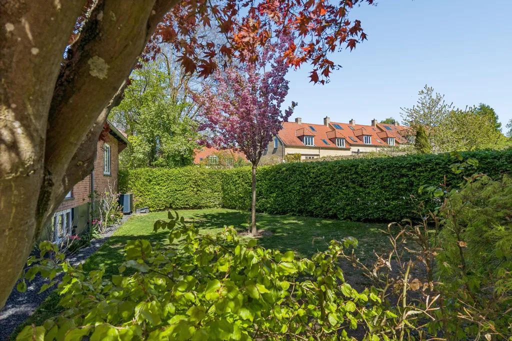 Garden - Charming Brick Villa with Terrace in Birkerød