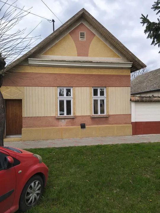 Välivaade - Family House with Workshop in Makó