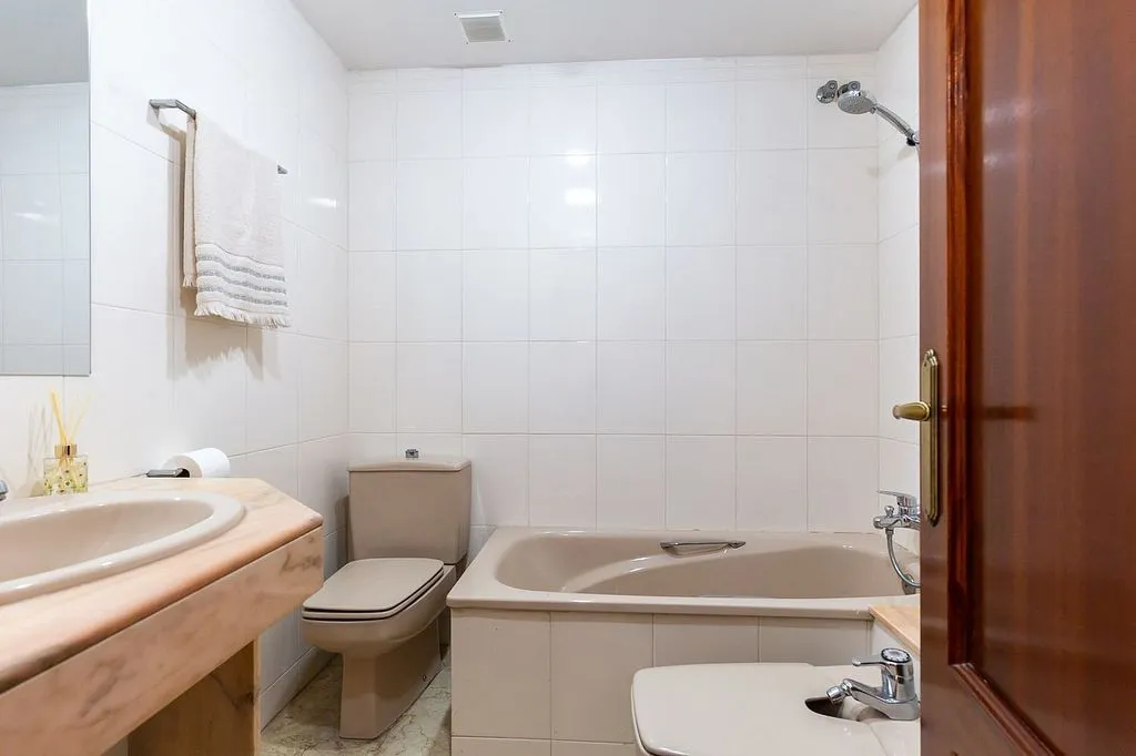 Salles de bain - Apartment with Terrace in Sant Just Desvern
