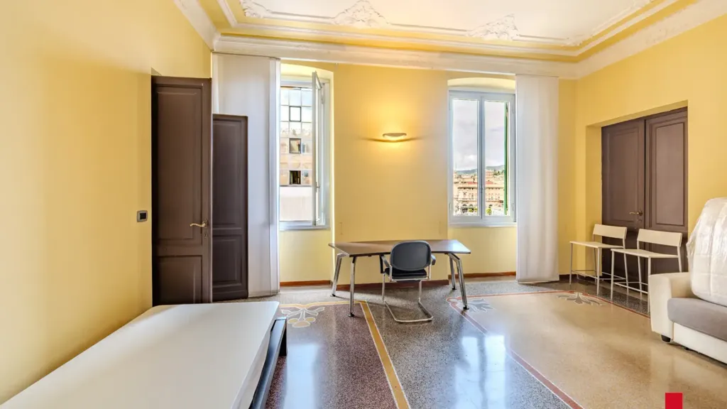Soggiorno - Office Space with West Exposure in Genoa