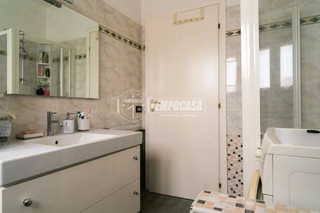 Salles de bain - Duplex Apartment with Terrace in Sassonia