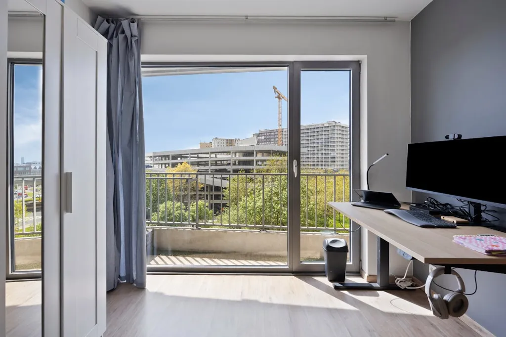 balcony