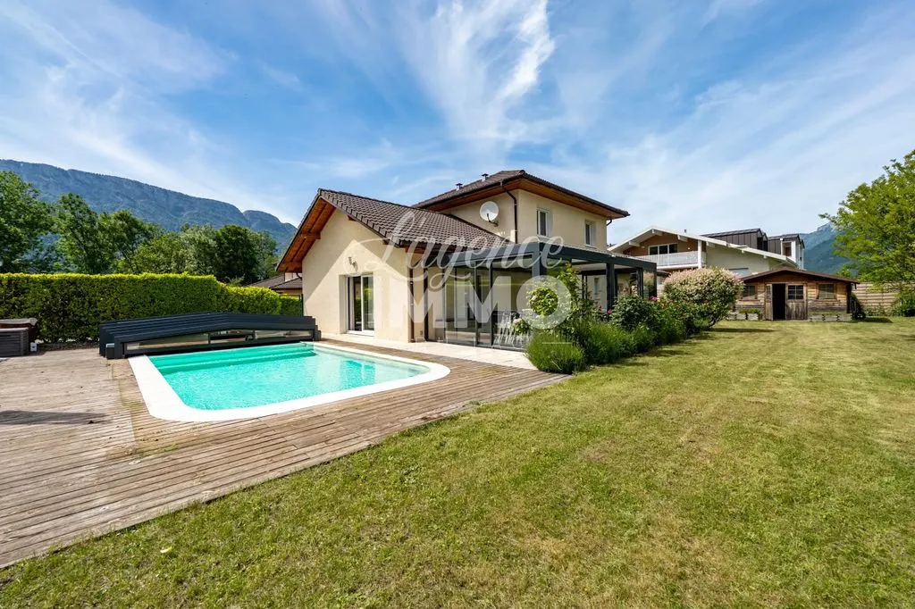 Bassein - Luxury House with Pool in Doussard