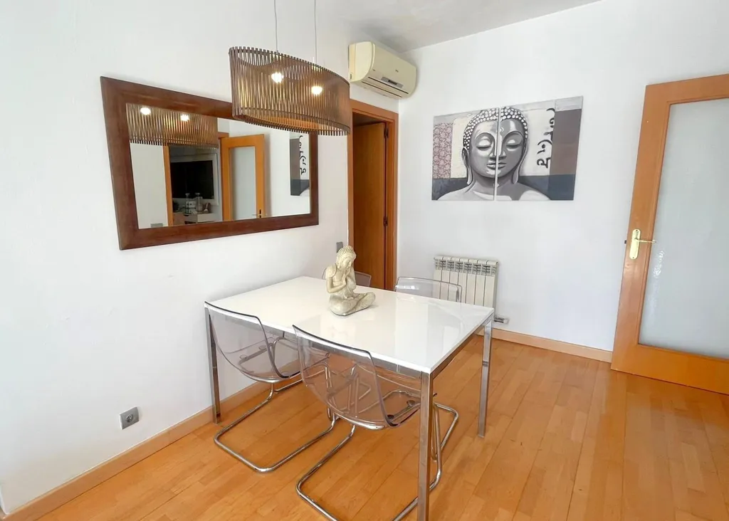 Söögituba - Modern Apartment with Large Terrace in Mas Lluí