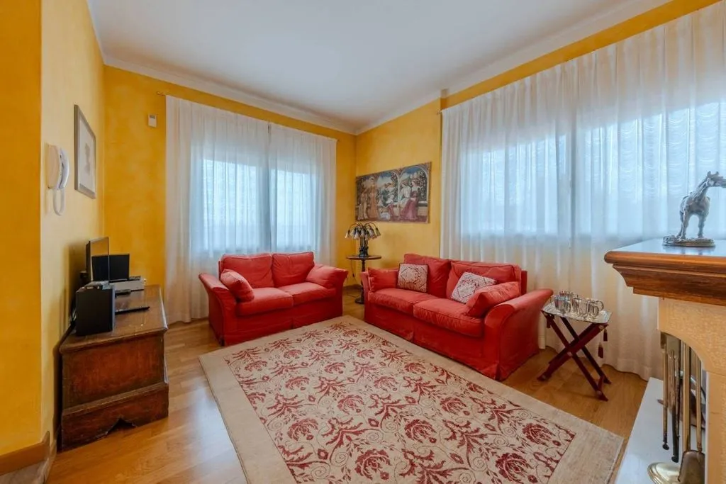 Elutuba - Luxury Penthouse with 4-Directional Views in Conegliano