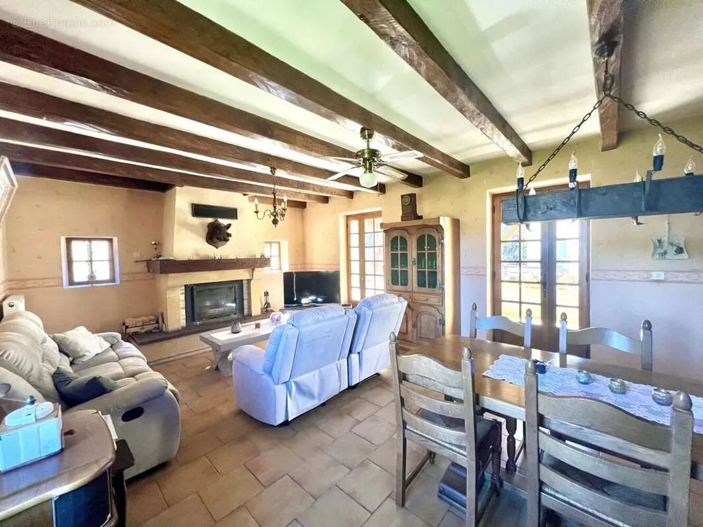 Söögituba - Extensive Property with Pool in Salviac