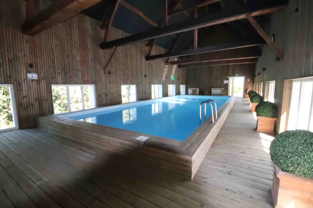 Bassein - Flat with Indoor Pool in Saint-Josse
