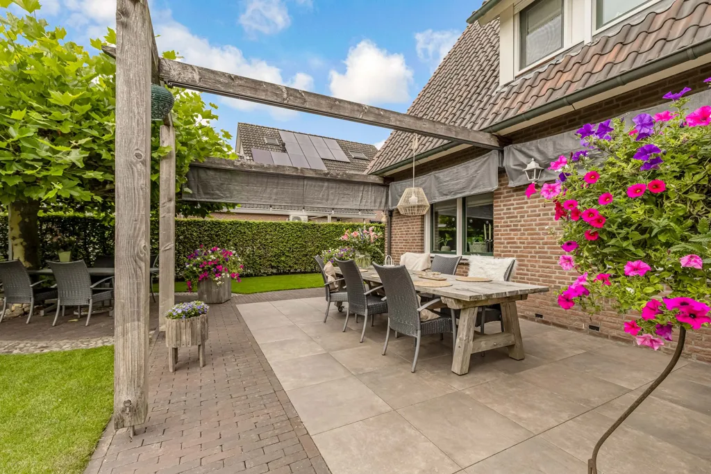 Terrasse - Spacious Family Home with Garden in Eibergen
