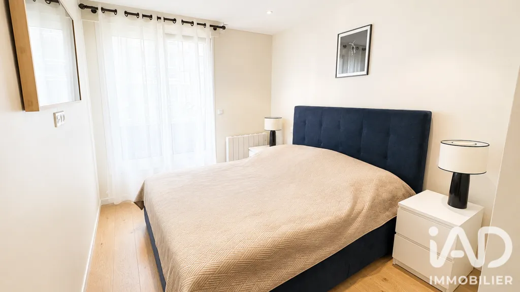 Magamistoad - 3-Piece Apartment with Balcony in Courbevoie