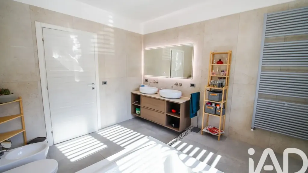 Salles de bain - Modern Villa with Private Garden in Lombardore
