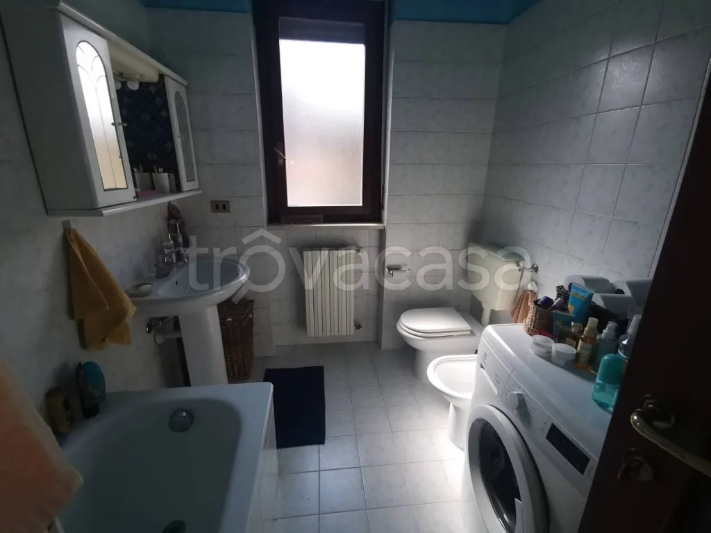 Salles de bain - Trilocale with Terrace in Brandizzo