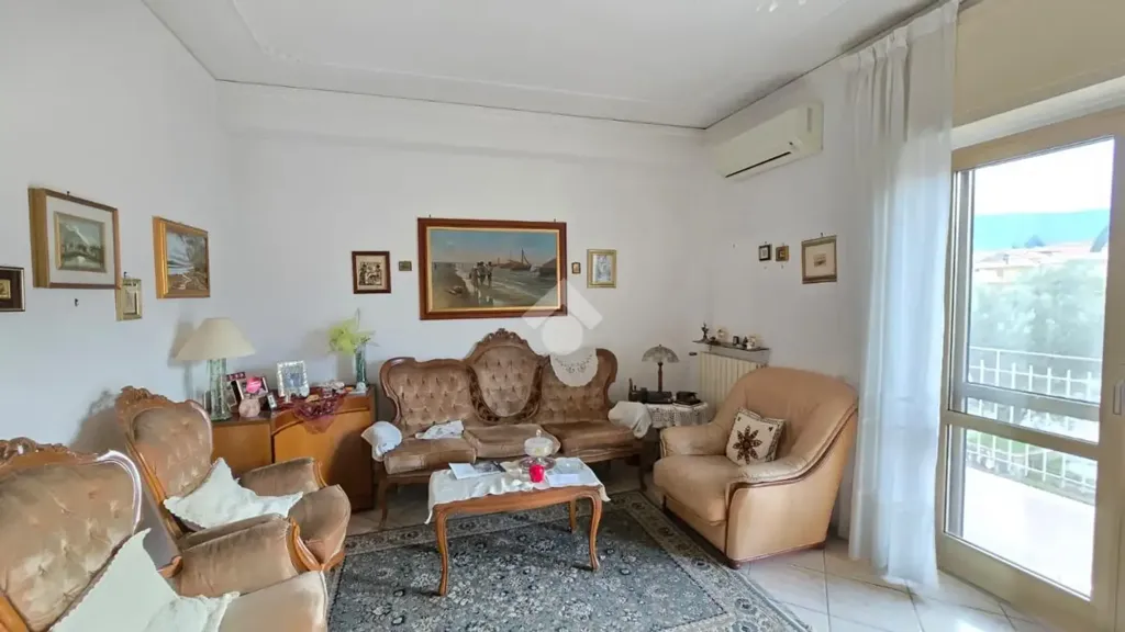 Soggiorno - Spacious Apartment with Balcony in Rende